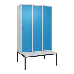 C+P Spind Classic PLUS, Bank, 3 Abteile, 2120x1200x815mm, 7035/5012 Verschluss Zylinderschloss 4 Garderobenhaken  Dekor Banklatt
