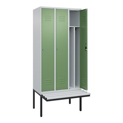 C+P Spind Classic PLUS, Bank, 3 Abteile, 2120x900x815mm, 7035/6011 Verschluss Zylinderschloss 4 Garderobenhaken Trennwand mittig