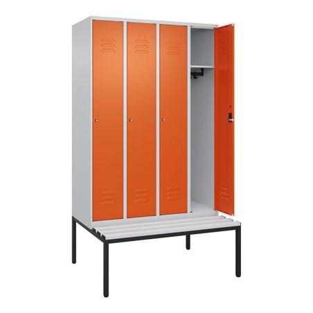 C+P Spind Classic PLUS, Bank, 4 Abteile, 2120x1200x815mm, 7035/2004 Verschluss Zylinderschloss 3 Garderobenhaken  Dekor Banklatt