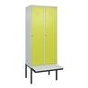 C+P Spind Classic PLUS, Bank, 2 Abteile, 2120x800x815mm, 7035/0024 Verschluss Zylinderschloss 4 Garderobenhaken  Dekor Banklatte