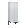 C+P Spind Classic PLUS, Bank, 2 Abteile, 2120x800x815mm, 7035/7035 Verschluss Zylinderschloss 4 Garderobenhaken  Dekor Banklatte