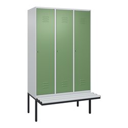 C+P Spind Classic PLUS, Bank, 3 Abteile, 2120x1200x815mm, 7035/6011 Verschluss Zylinderschloss 4 Garderobenhaken  Dekor Banklatt