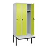 C+P Spind Classic PLUS, Bank, 3 Abteile, 2120x900x815mm, 7035/0024 Verschluss Sicherheits-Drehriegel 3 Garderobenhaken  Dekor Ba