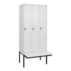 C+P Spind Classic PLUS, Bank, 3 Abteile, 2120x900x815mm, 9016/9016 Verschluss Sicherheits-Drehriegel 3 Garderobenhaken  Dekor Ba