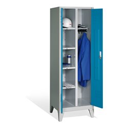 C+P Wäsche-Spind Classic auf Füßen, 2 Abteile, H1850xB610xT500mm Front Lichtblau Korpus Lichtgrau