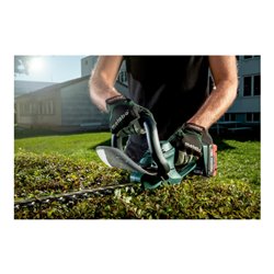 Metabo Akku-Heckenschere AHS 18-55 V Karton